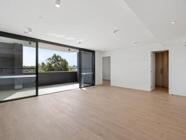 STUNNING APARTMENT