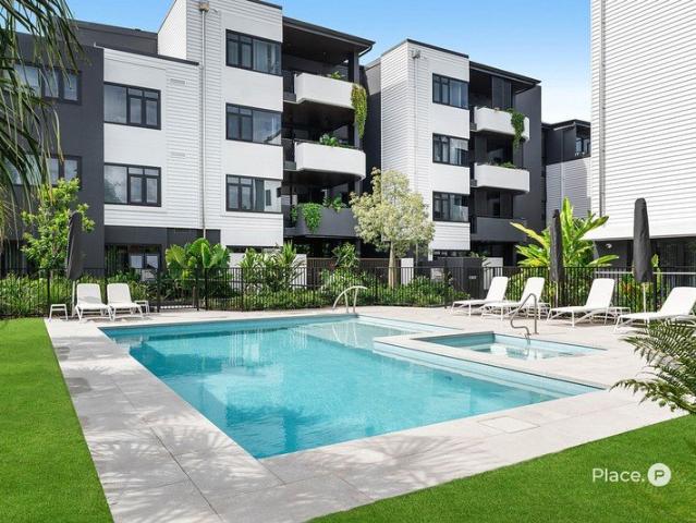 Stunning Apartment in Amazing Complex with Pool, Gym & Rooftop Views