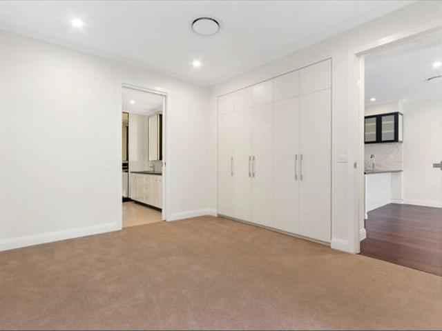 Stunning Apartment in Prestigious Development