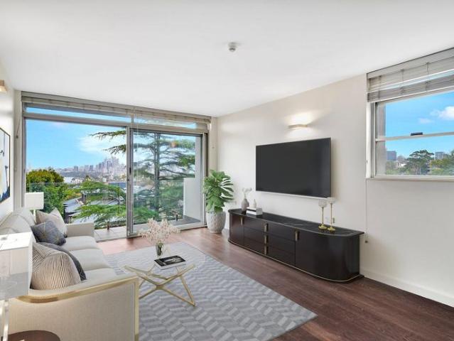 Stunning Apartment In Quiet Location with Sweeping Harbour Views