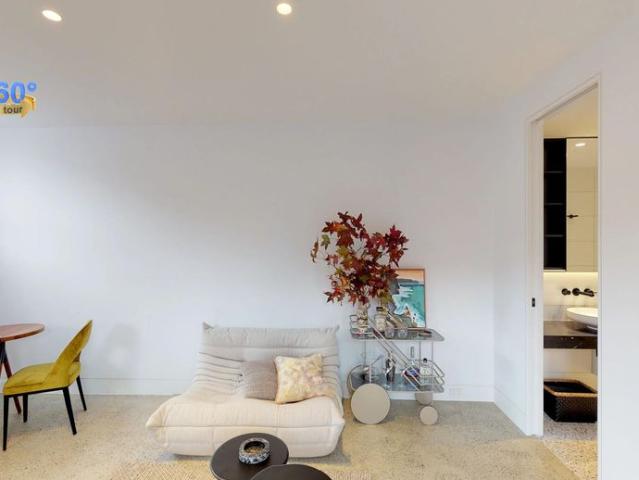 STUNNING APARTMENT IN THE HEART OF FITZROY
