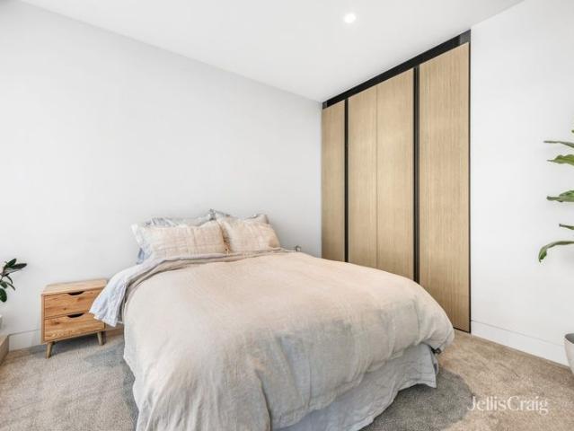 Stunning Apartment on the Banks of the Yarra