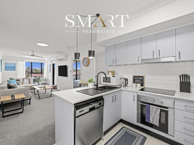 Stunning Apartment on the Broadwater!