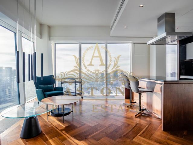 Stunning apartment on Złota 44
