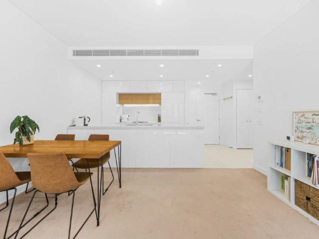 Stunning Apartment Located in Sought After Complex
