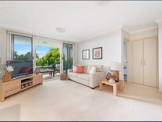 Stunning Apartment Moments to Collaroy Beach