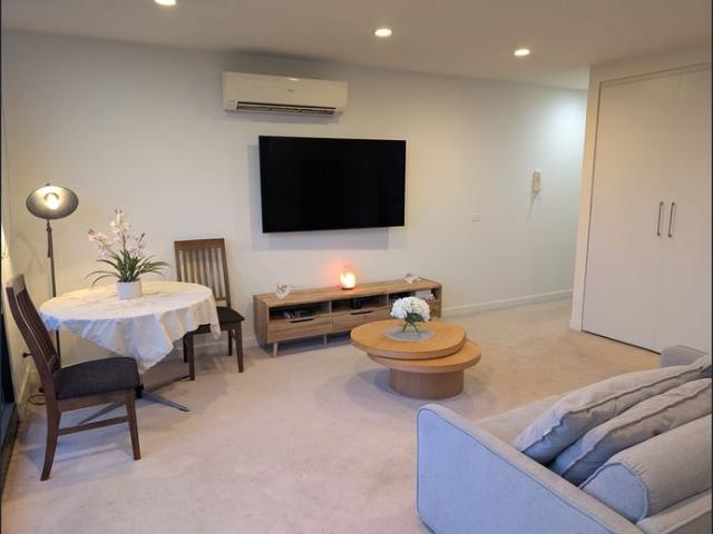 Stunning Apartment with City Views in Prime Location