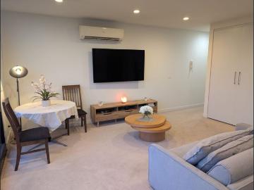 Stunning Apartment with City Views in Prime Location
