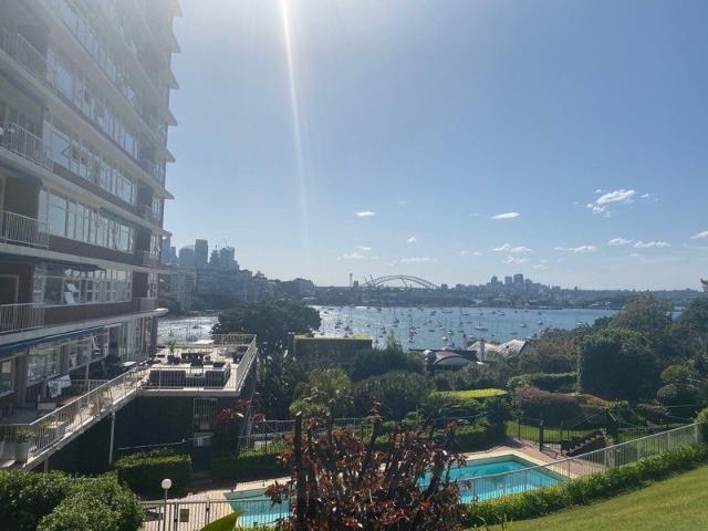 Stunning Apartment with Harbour Bridge Views