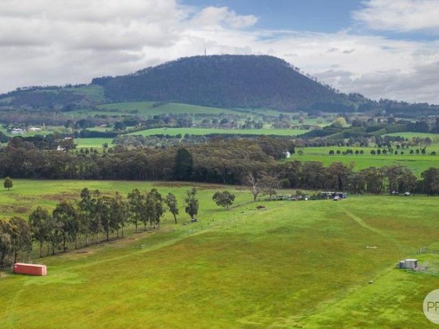 Stunning Approx 36 Acre Lifestyle Property with Views to Mount Buninyong