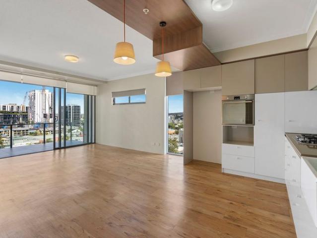 Stunning Architectural Masterpiece in South Brisbane!