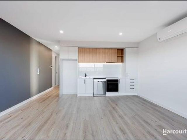Modern Comfort in Convenient Pascoe Vale South