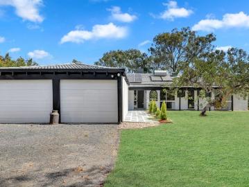 Stunning architecturally designed home with gorgeous views