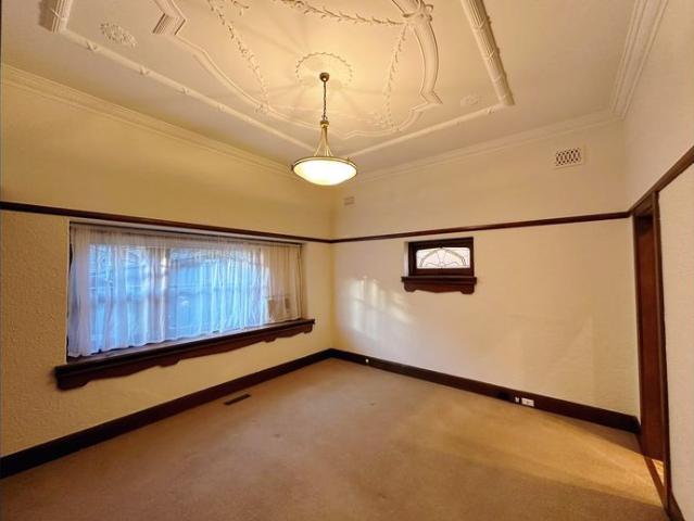 On Hold Stunning Art Deco locate in the heart of Caulfield