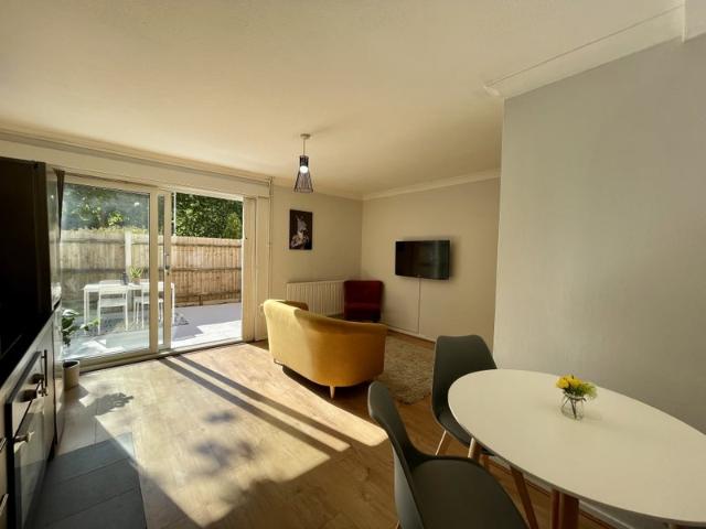 Stunning Art Deco Property Group Let Only