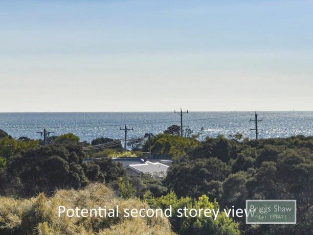 Stunning Bay Views Await: A Unique Opportunity in Blairgowrie