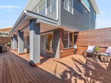 WALK TO HARGRAVES BEACH & OCEAN VIEWS & RELAXATION