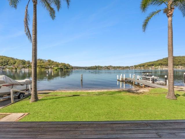 Stunning Beachfront with Jetty and Slipway
