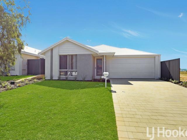 Stunning Beachside Living in Seaside Estate, Madora Bay