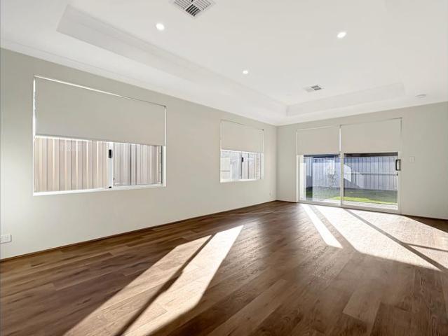 Stunning BRAND NEW 4 x 2 Family Home, Light and Airy, BE QUICK !