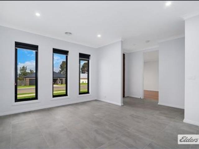 Stunning Brand New 4 Bedroom Home in Thurgoona!