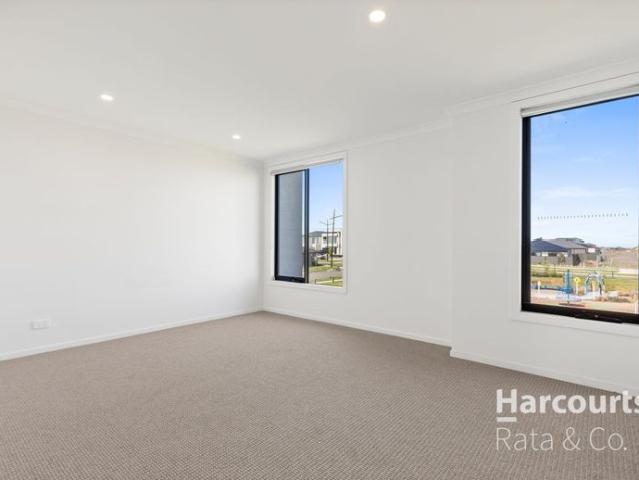 Stunning Brand New 4 Bedroom Townhouse!