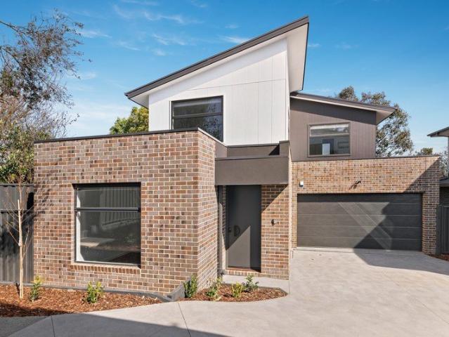 Stunning Brand New 4 Bedroom Townhouse!