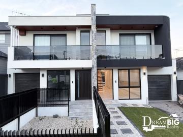 Stunning Brand New 5 Bedroom Residence in Prime Guildford Location!