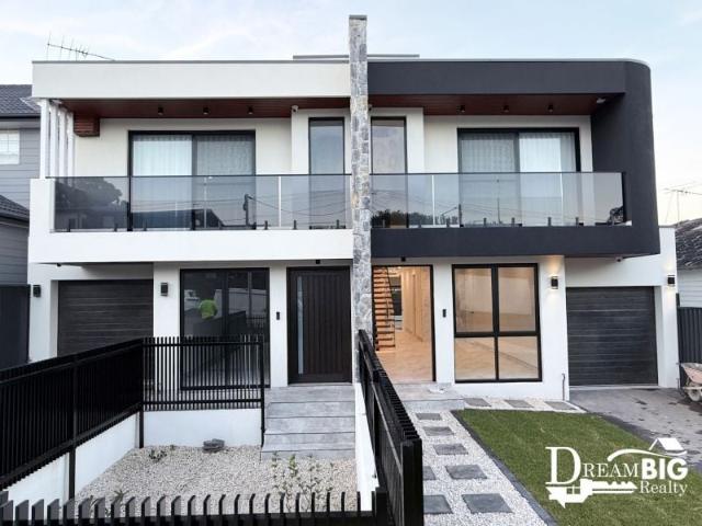 Stunning Brand New 5 Bedroom Residence in Prime Guildford Location!
