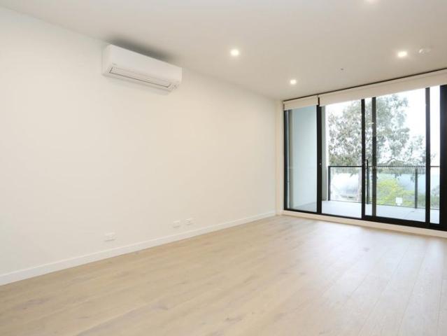 Stunning brand new apartment in the prestige 'Martin & Powlett' complex
