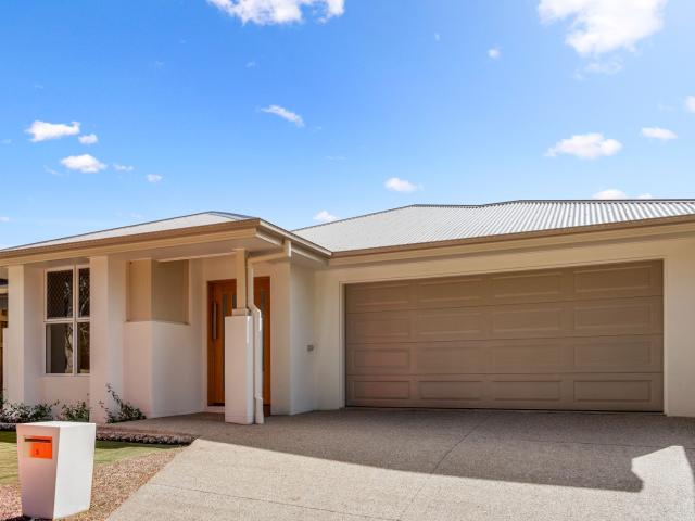 STUNNING BRAND NEW BUILD IN MONTROSE ESTATE