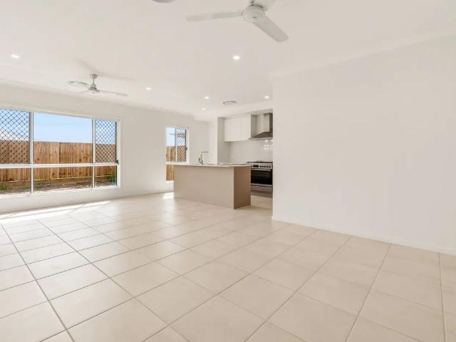 STUNNING BRAND NEW BUILD IN MONTROSE ESTATE
