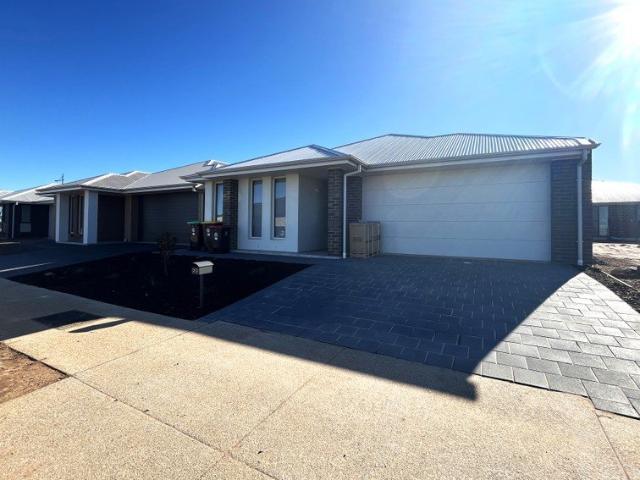 STUNNING BRAND NEW FAMILY HOME MASSIVE PRICE REDUCED