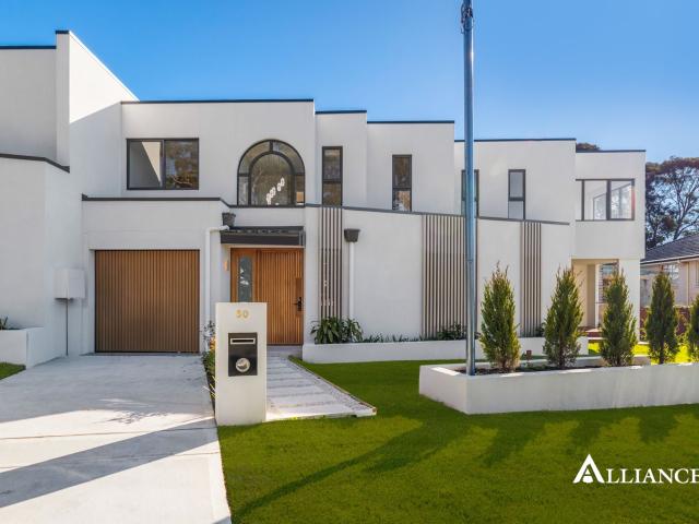 STUNNING BRAND NEW HOME