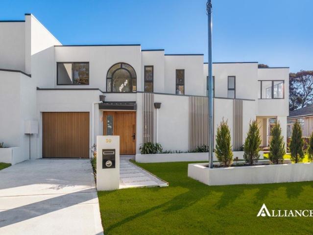 STUNNING BRAND NEW HOME
