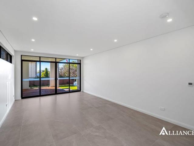STUNNING BRAND NEW HOME