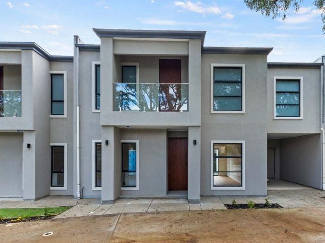 STUNNING BRAND NEW HOME LOW MAINTENANCE LIVING AT ITS BEST