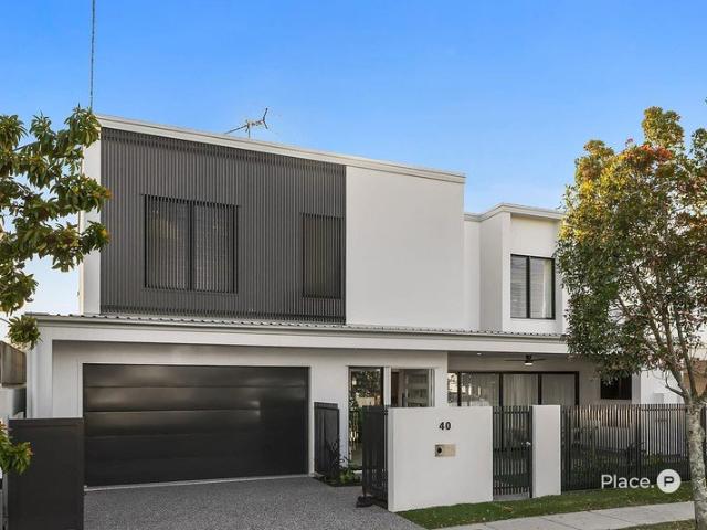 Stunning Brand New Residence in Convenient Position