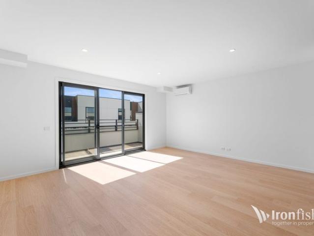 Stunning Brand New Townhome Modern Luxury & Move In Ready
