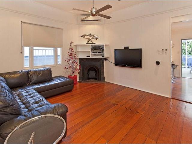 Stunning Character Home – Kelvin Grove