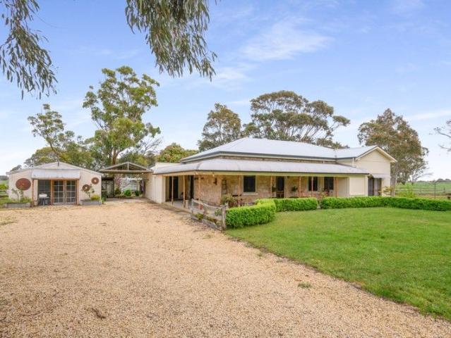 Stunning Character Stone Home on 94.5 Acres Just Minutes from Millicent