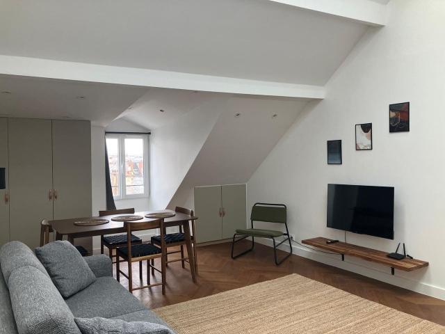 Stunning Charming Apartment in the Heart of Paris’ 2nd Arrondissement, Paris Amsterdam Apartments for Rent