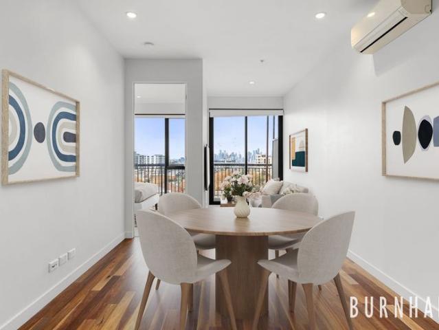 Stunning City Views & Modern Living in the Heart of Footscray