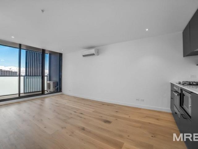 Stunning city views and appliances included