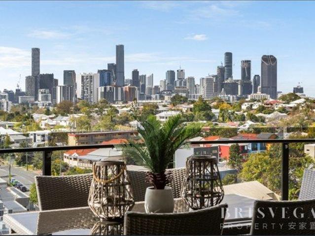 Stunning City Views | 2 Bed, 2 Bath, 2 Car Montague Residences