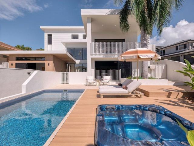 Stunning Commercial Grade Build: Luxury Designer Living