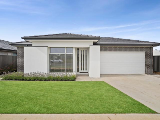 Stunning contemporary four bedroom home