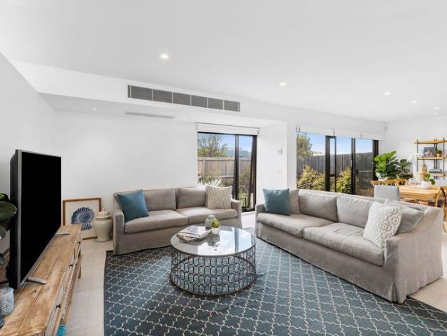 Stunning Contemporary Home in the Heart of Torquay