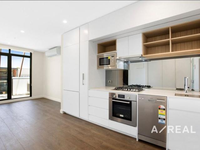 Stunning Contemporary Living 1 Bedder Caulfield North