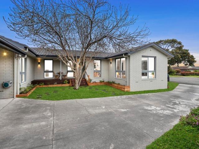 Stunning Contemporary Update, Prime Lifestyle Position